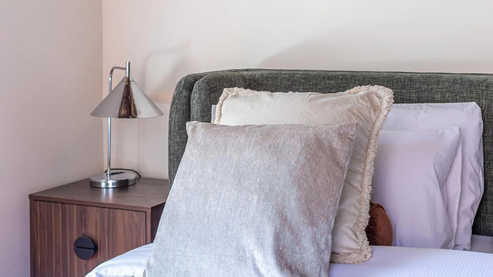 רומא Iflat Monti Life With Elegance, Comfort And Beauty 0*,